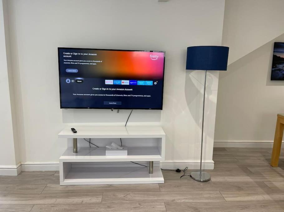 Maisy Lodge - Two Bed Lux Flat - Parking, Netflix, Wifi - Close To Blenheim Palace & Oxford - F2 Kidlington Dış mekan fotoğraf