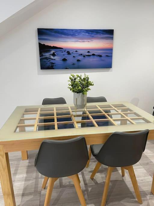 Maisy Lodge - Two Bed Lux Flat - Parking, Netflix, Wifi - Close To Blenheim Palace & Oxford - F2 Kidlington Dış mekan fotoğraf