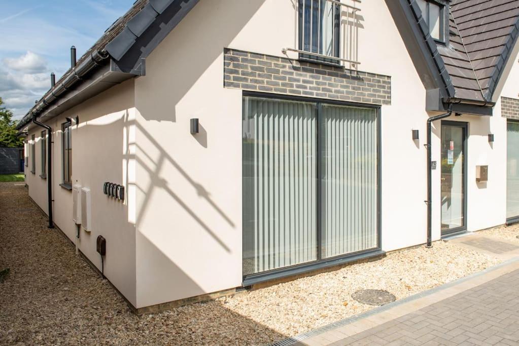 Maisy Lodge - Two Bed Lux Flat - Parking, Netflix, Wifi - Close To Blenheim Palace & Oxford - F2 Kidlington Dış mekan fotoğraf