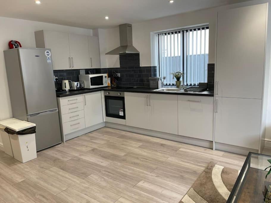 Maisy Lodge - Two Bed Lux Flat - Parking, Netflix, Wifi - Close To Blenheim Palace & Oxford - F2 Kidlington Dış mekan fotoğraf