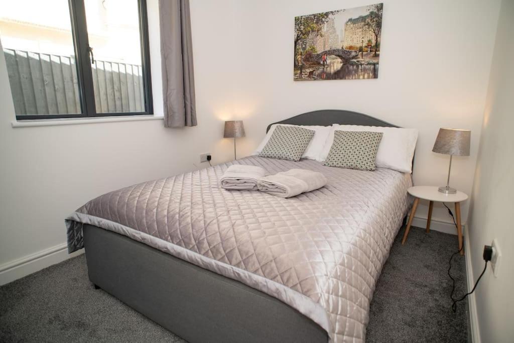Maisy Lodge - Two Bed Lux Flat - Parking, Netflix, Wifi - Close To Blenheim Palace & Oxford - F2 Kidlington Dış mekan fotoğraf