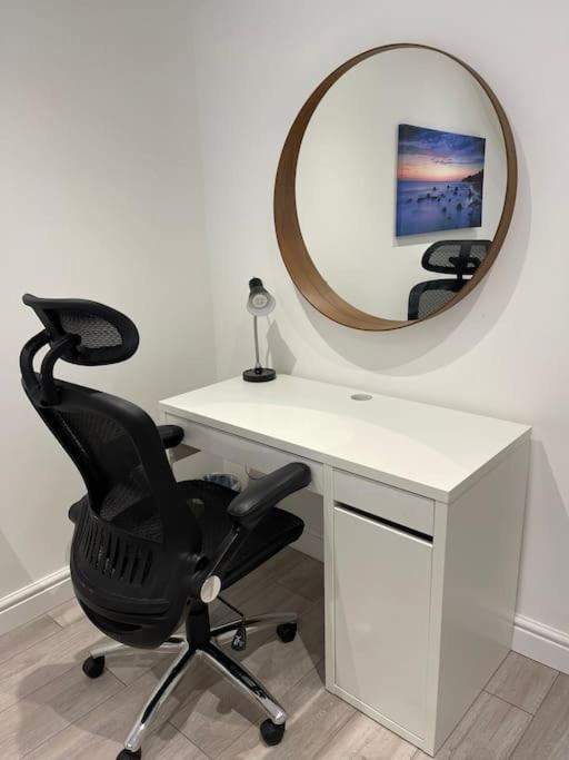 Maisy Lodge - Two Bed Lux Flat - Parking, Netflix, Wifi - Close To Blenheim Palace & Oxford - F2 Kidlington Dış mekan fotoğraf