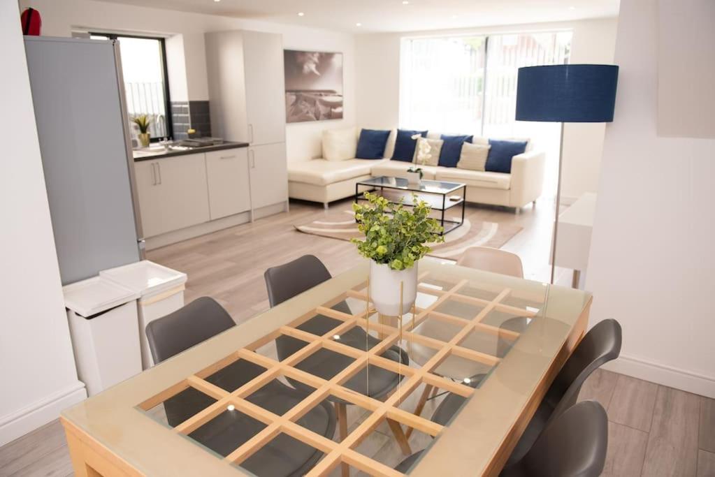 Maisy Lodge - Two Bed Lux Flat - Parking, Netflix, Wifi - Close To Blenheim Palace & Oxford - F2 Kidlington Dış mekan fotoğraf